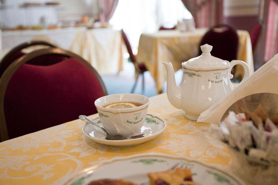 Hotel Bentivoglio Residenza D'Epoca Luaran gambar