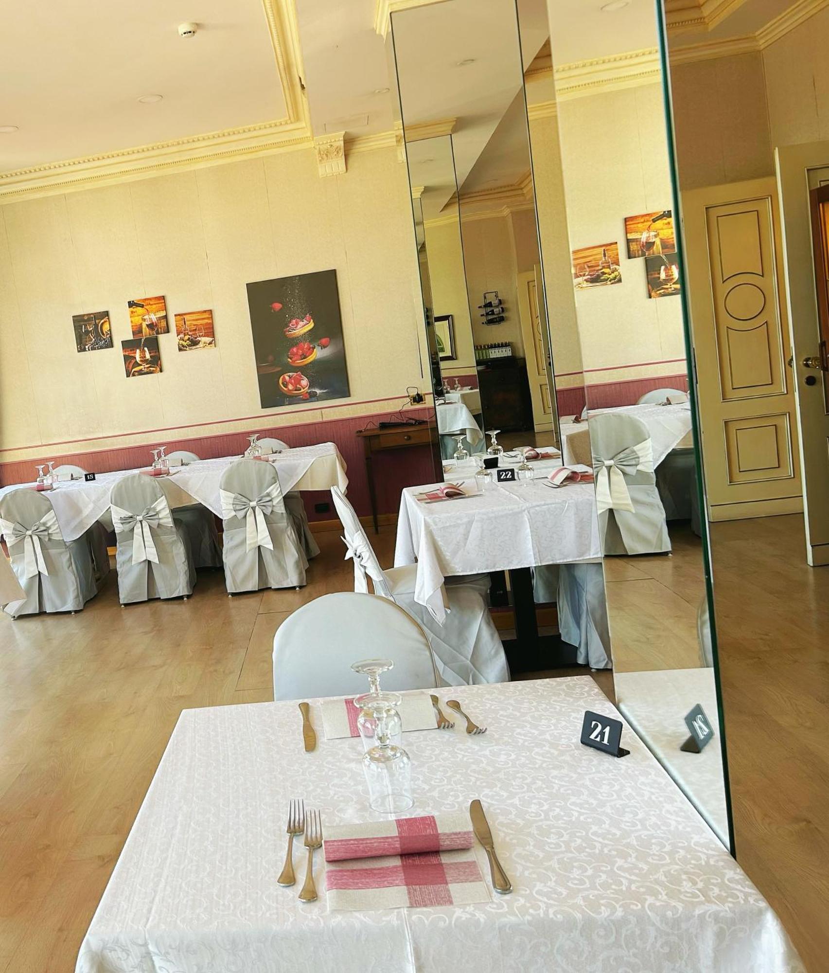 Hotel Bentivoglio Residenza D'Epoca Luaran gambar